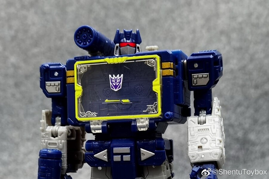 Netflix Transformers WFC Soundwave, Ravage & Laserbeak 3 Pack  (5 of 9)